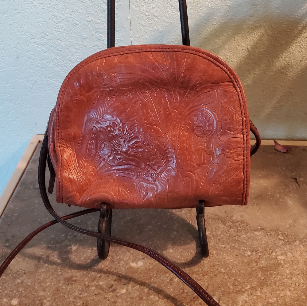 Margot leather crossbody